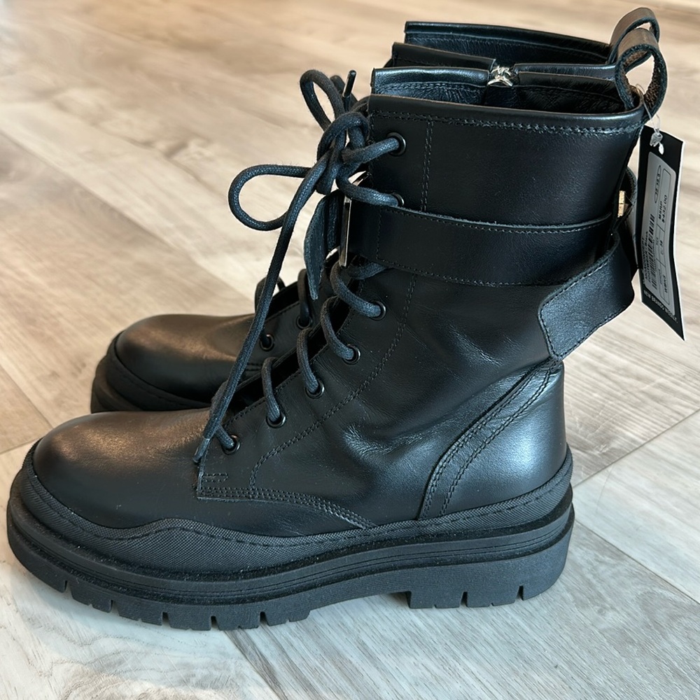 Combat boots black